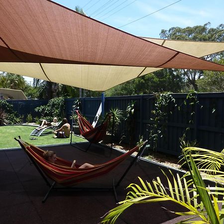 Aussitel Backpackers Hostel คอฟฟ์ฮาร์เบอร์ ภายนอก รูปภาพ