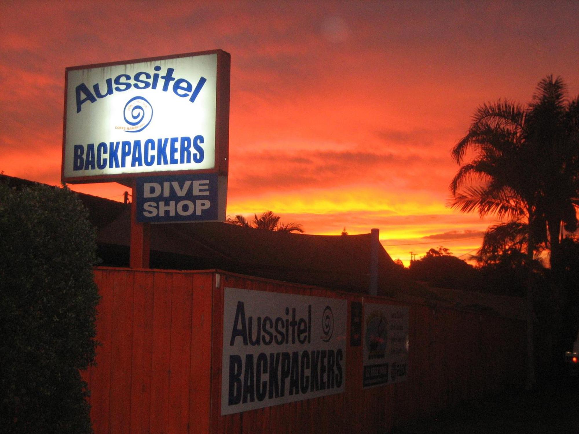 Aussitel Backpackers Hostel คอฟฟ์ฮาร์เบอร์ ภายนอก รูปภาพ